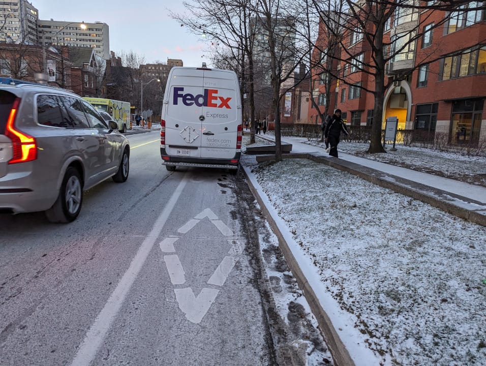 FedEx Ontario BN 30042