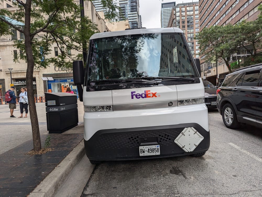 FedEx Ontario BW 49858